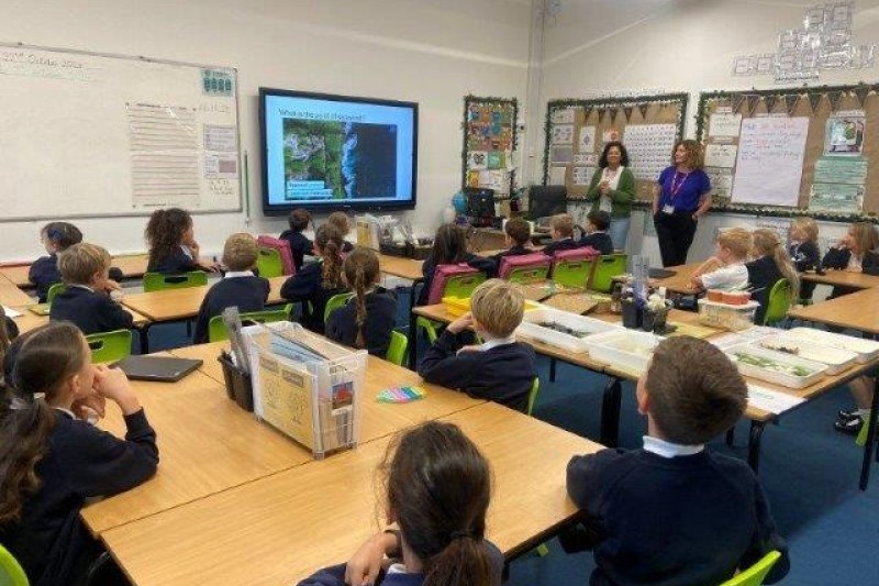 Children at Avonwood School learnt about seaweed as a food source